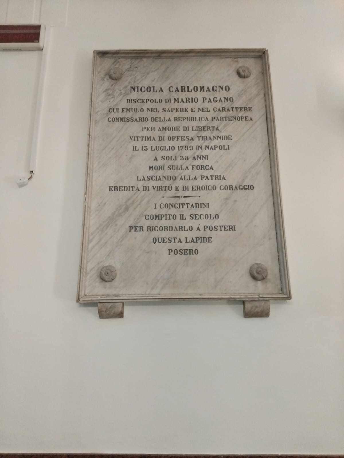 Lapide a Nicola Carlomagno, Lauria (PZ), Teatro comunale